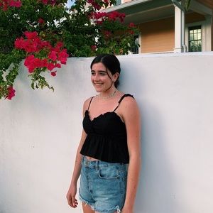 Meet your Posher, Mila